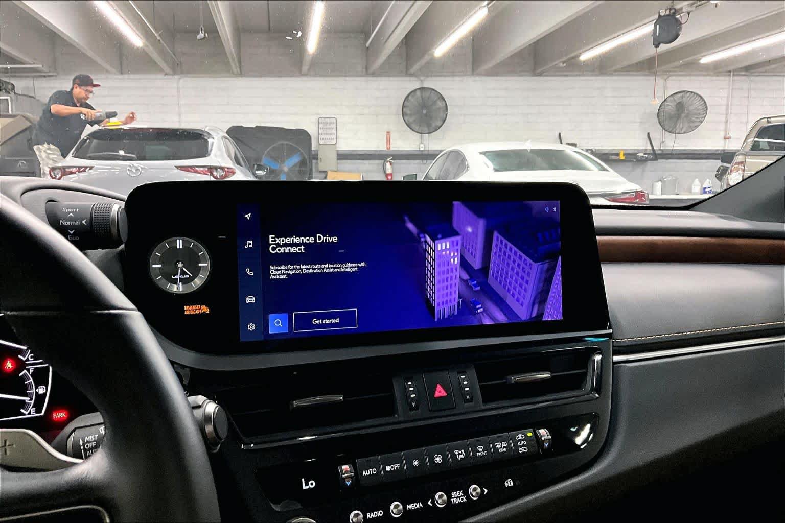 Used 2024 Lexus ES 300h w/ Premium Package FWD image 34