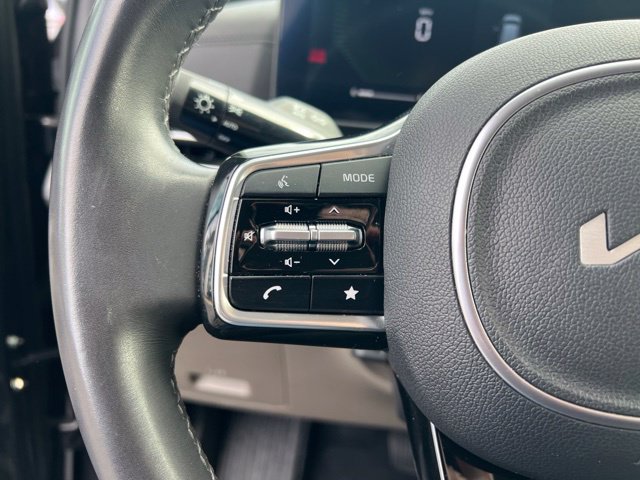 Certified 2025 Kia Carnival EX FWD image 15