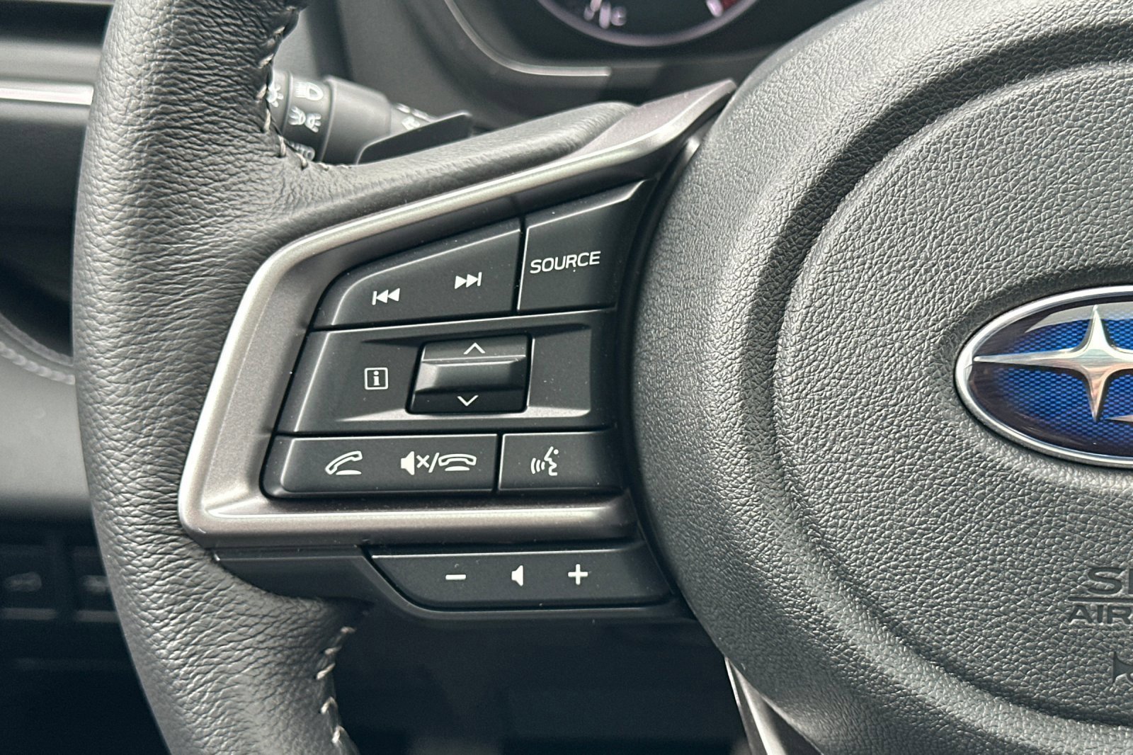 New 2025 Subaru Ascent Limited image 30
