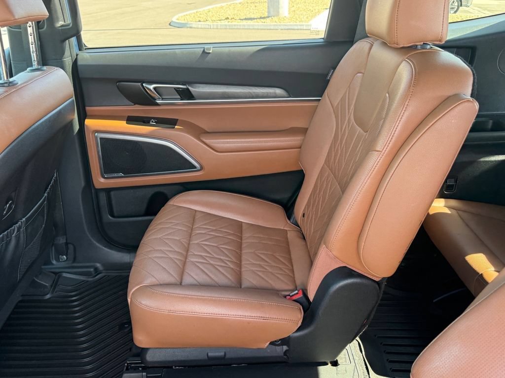 Used 2024 Kia Telluride AWD image 8