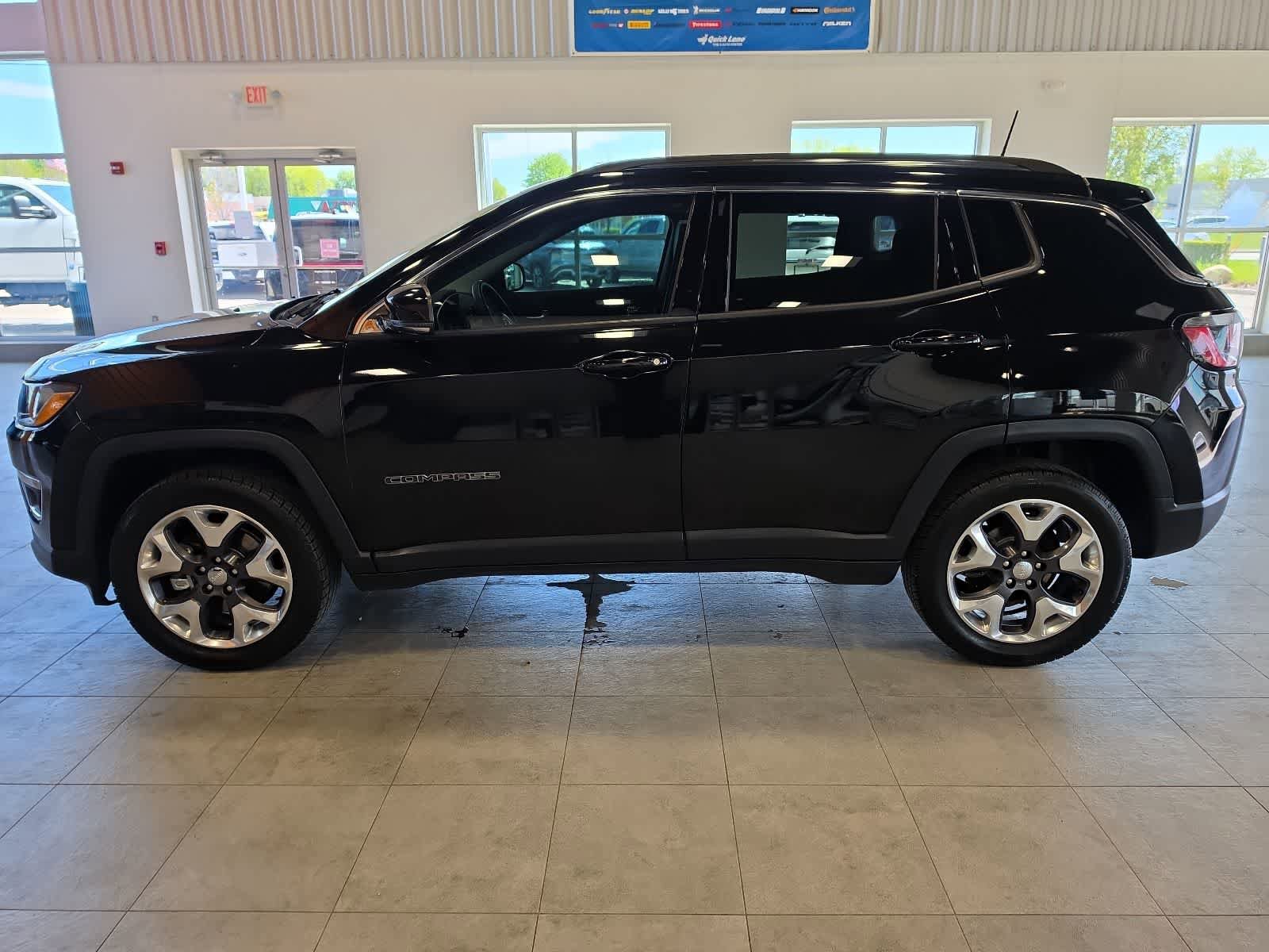 Used 2018 Jeep Compass Limited AWD/4WD image 13