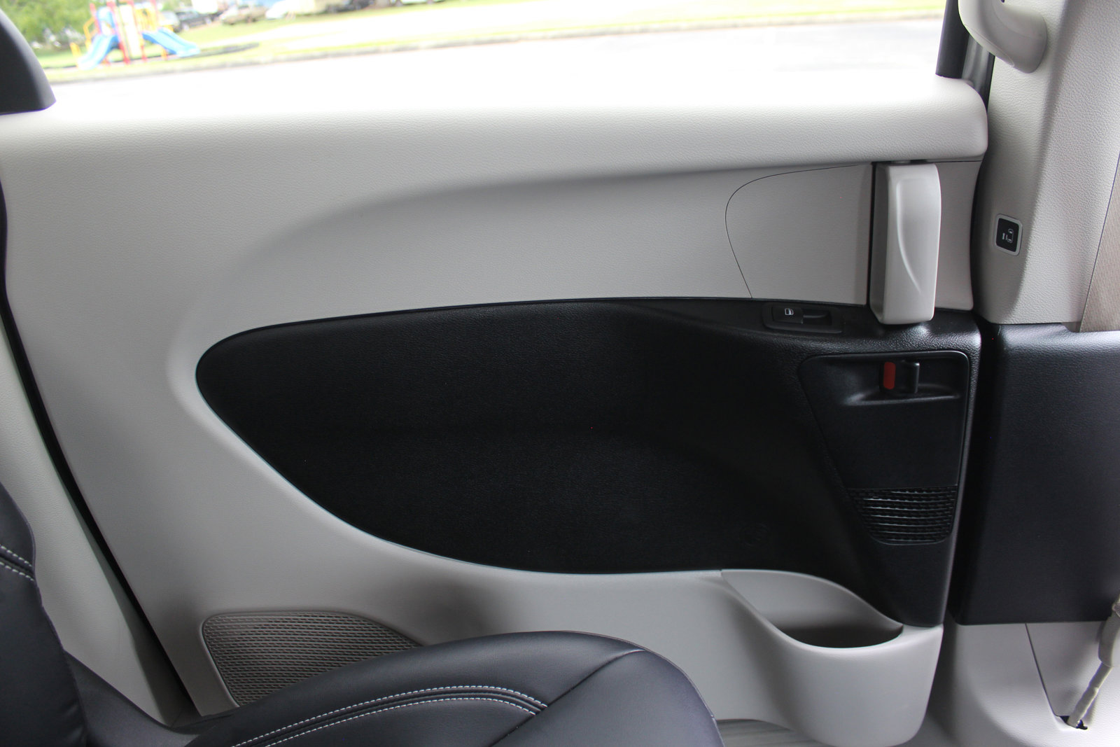 Used 2024 Chrysler Pacifica Select image 44