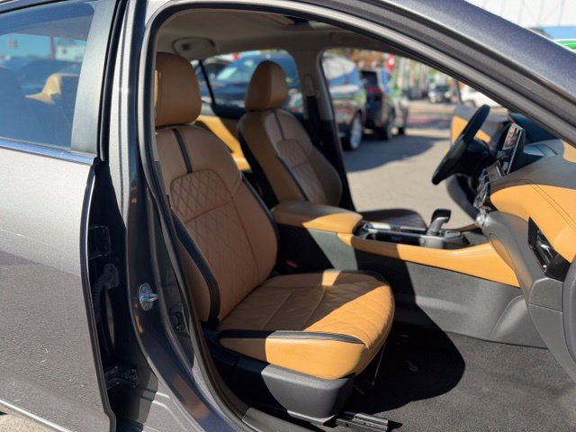 Used 2021 Nissan Sentra SV w/ SV Premium Package FWD image 29