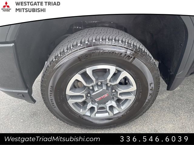Used 2021 GMC Sierra 2500 AT4 image 4