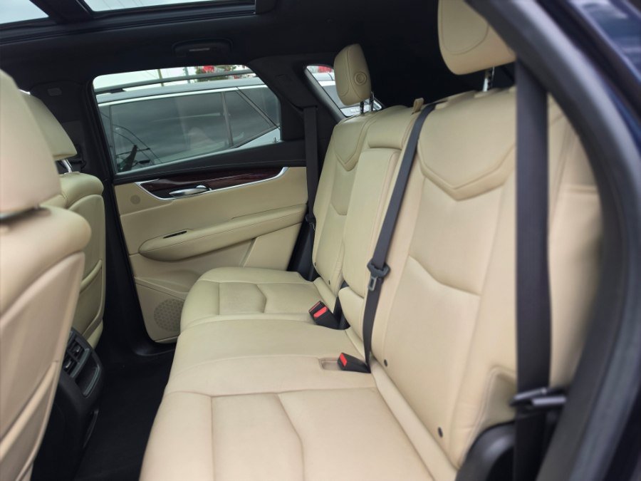 Used 2017 Cadillac XT5 Luxury w/ Driver Awareness Package FWD image 28
