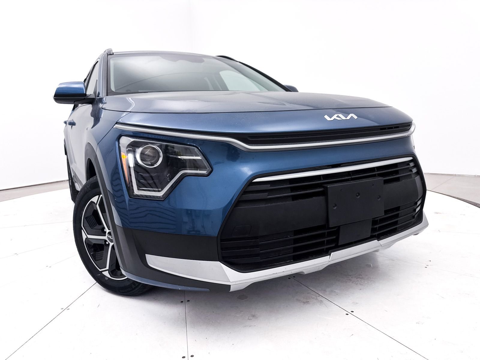 Certified 2024 Kia Niro EX Touring image 6