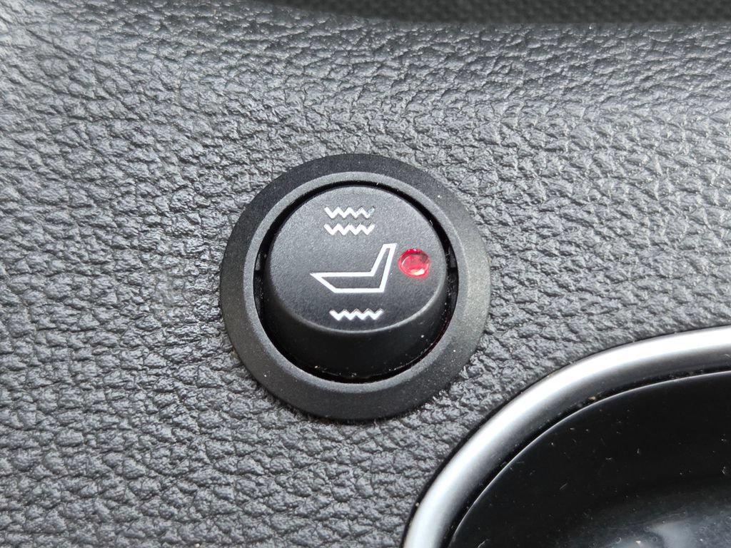 Used 2018 Hyundai Elantra GT FWD image 4