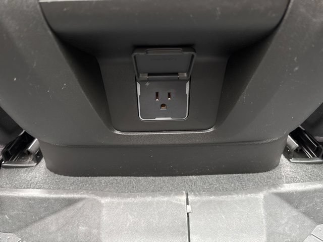 Used 2023 Chevrolet Tahoe Premier AWD/4WD image 40