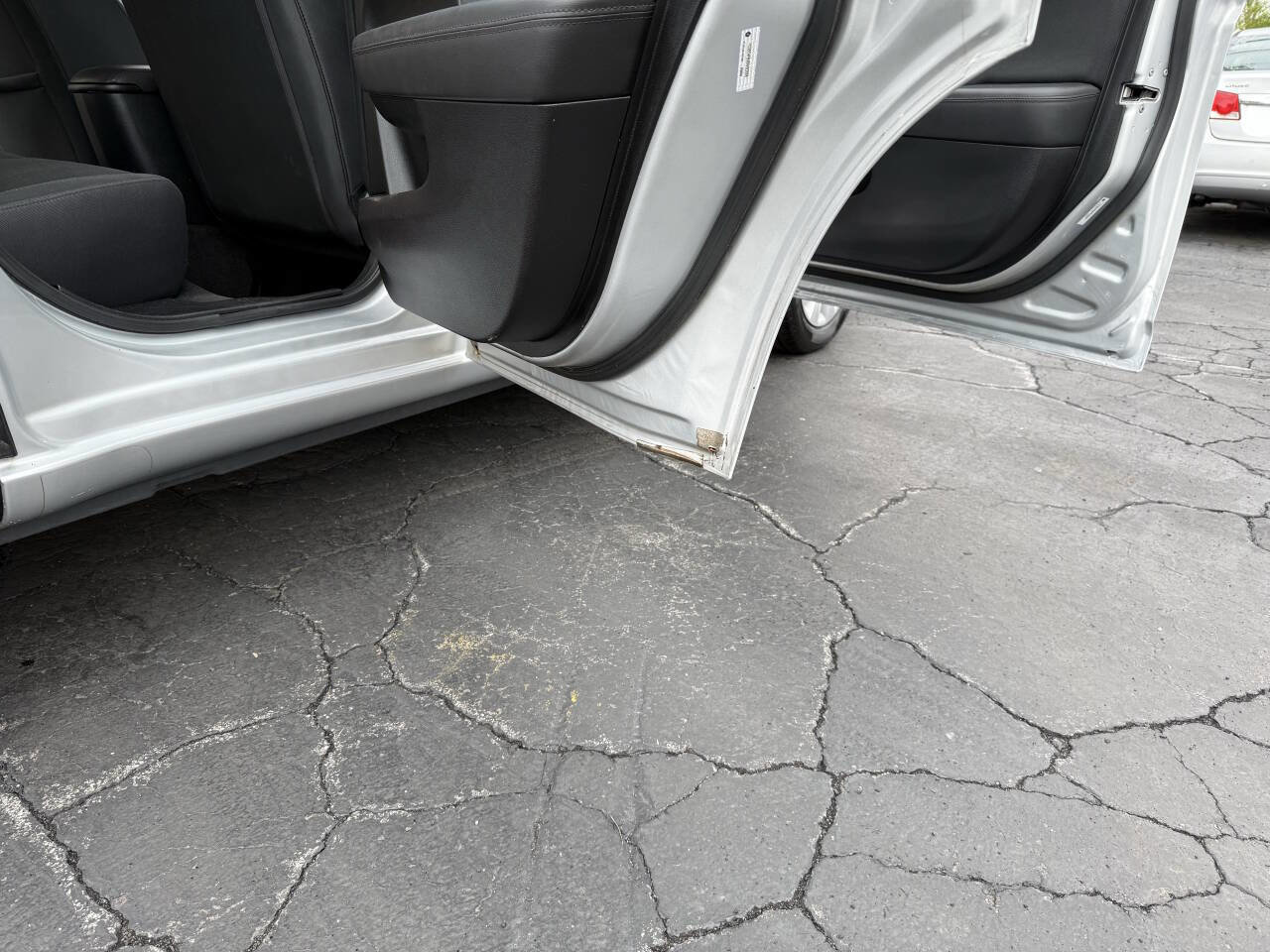 Used 2011 Chrysler 200 LX FWD image 32