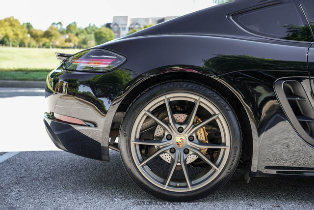 Used 2017 Porsche 718 Cayman RWD image 10