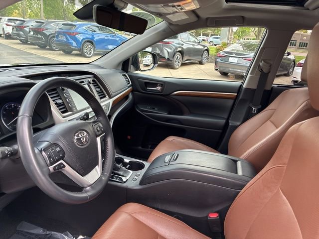 Used 2019 Toyota Highlander Limited AWD/4WD image 37