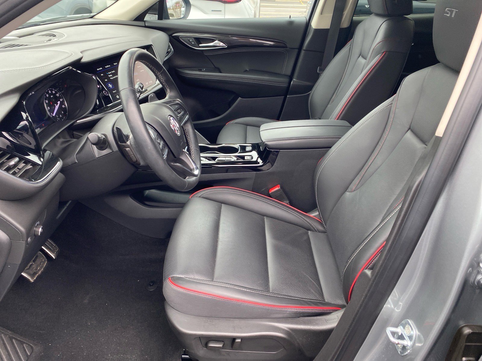 Used 2023 Buick Envision Essence w/ Sport Touring Package image 9