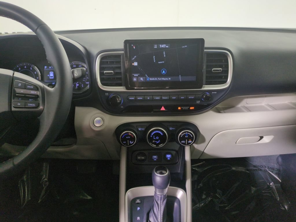 Used 2021 Hyundai Venue FWD image 20