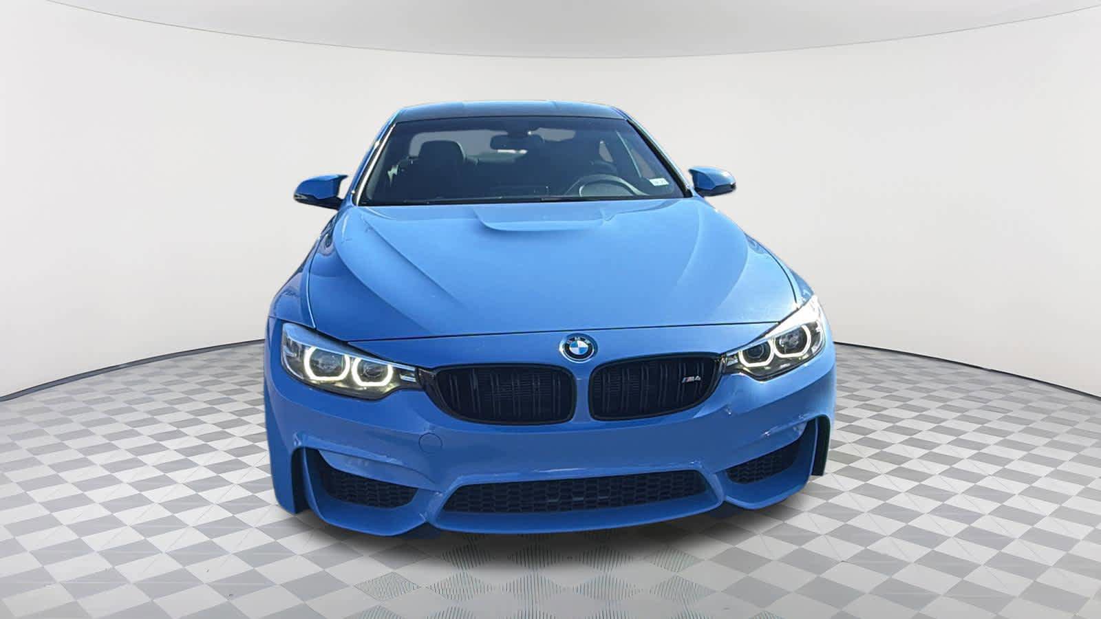 Used 2018 BMW M4 Coupe RWD image 2