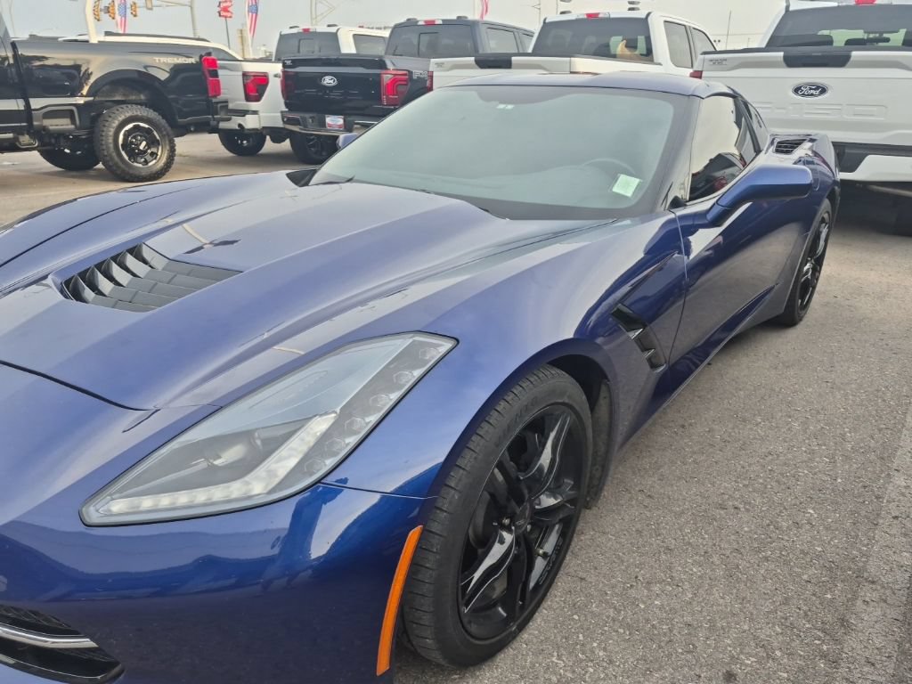 Used 2017 Chevrolet Corvette Stingray Coupe w/ 1LT RWD image 3
