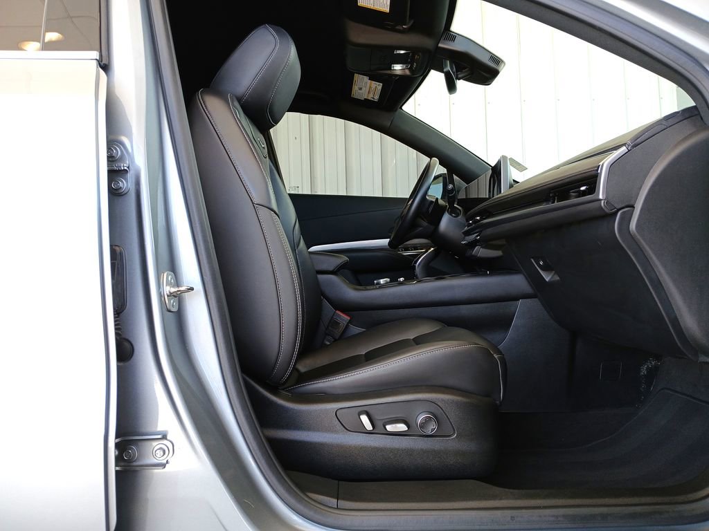 Certified 2024 Cadillac XT4 Premium Luxury AWD/4WD image 29