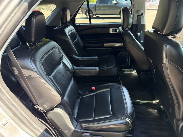 Used 2023 Ford Explorer XLT w/ Equipment Group 202A AWD/4WD image 27
