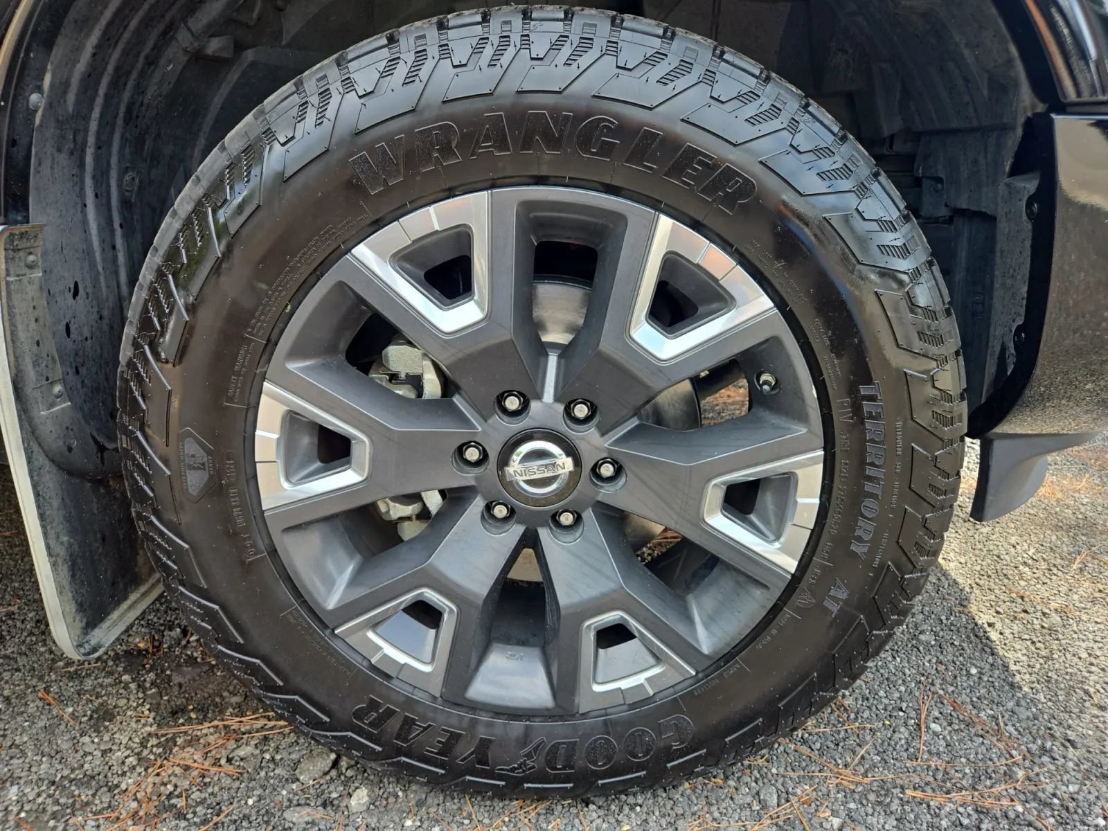 Used 2021 Nissan Titan Platinum Reserve w/ Off Road Protection Package AWD/4WD image 27