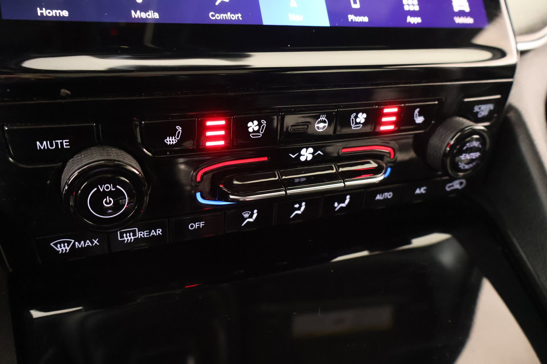 Used 2024 Jeep Grand Cherokee L Limited w/ Luxury Tech Group II AWD/4WD image 8