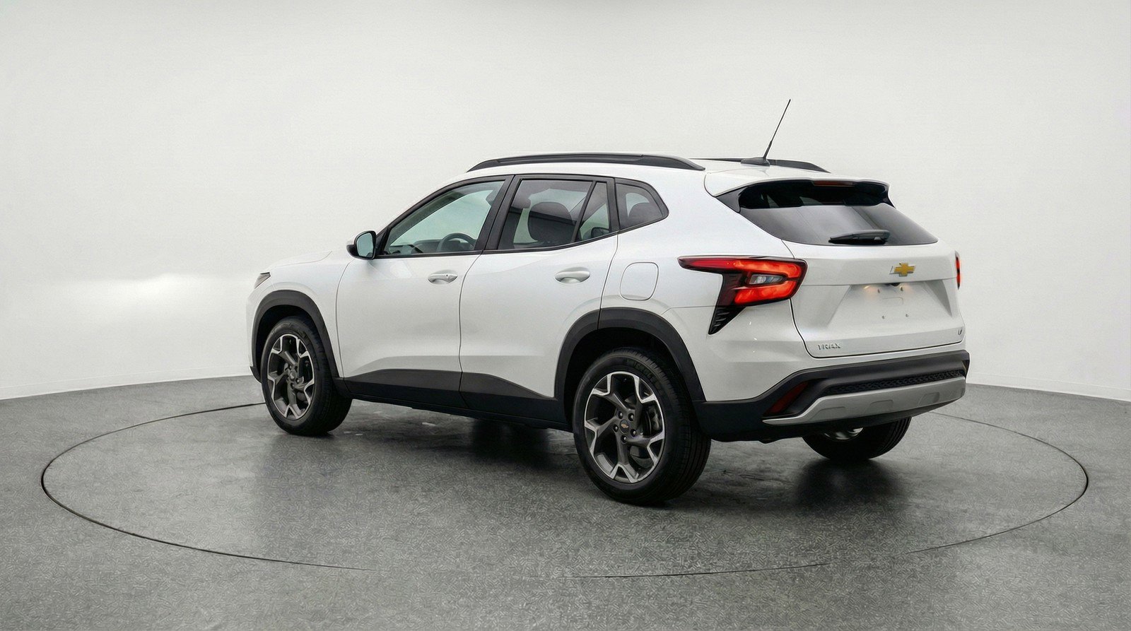 Used 2025 Chevrolet Trax LT image 5