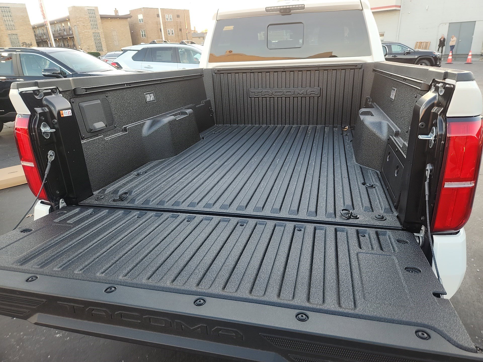 Certified 2025 Toyota Tacoma TRD Off-Road w/ TRD Off Road Premium Package AWD/4WD image 27
