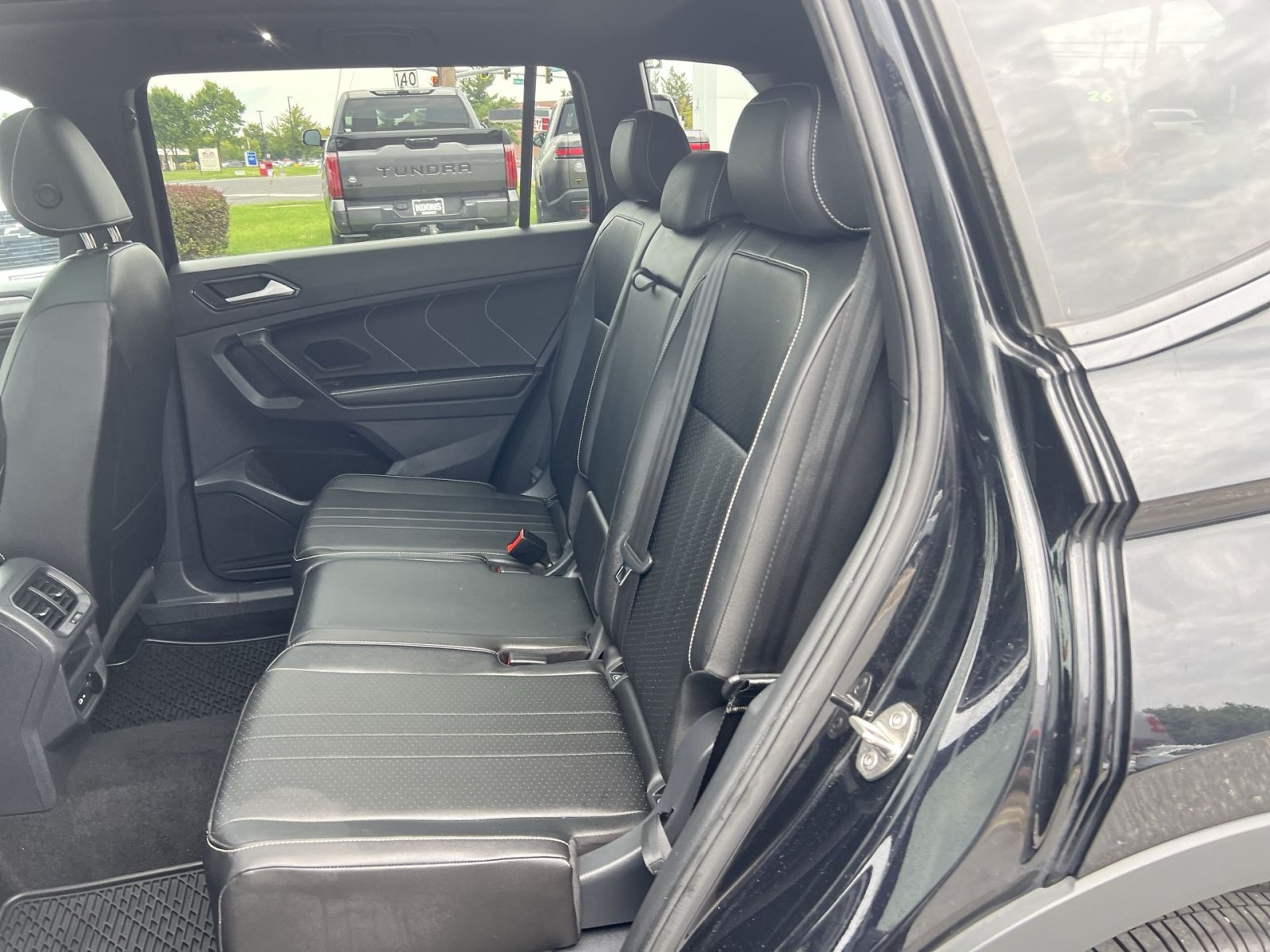 Used 2023 Volkswagen Tiguan SE R-Line AWD/4WD image 24