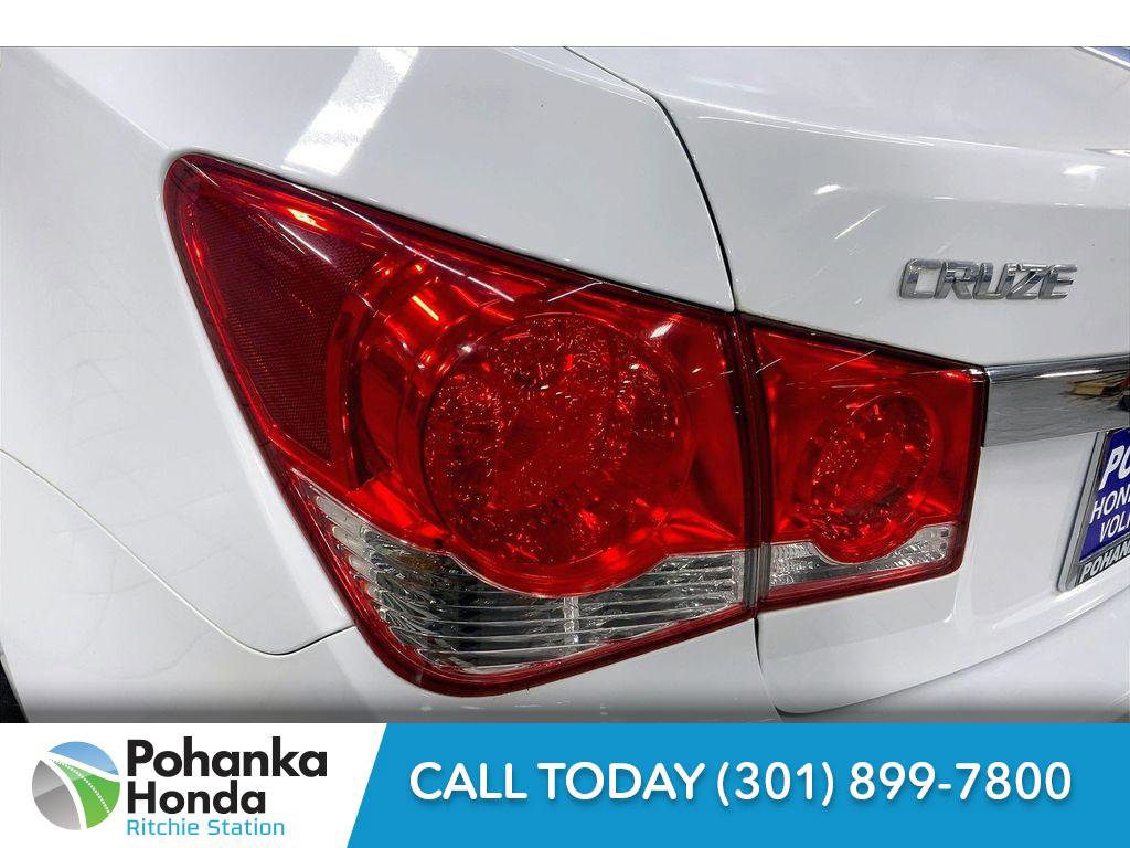 Used 2014 Chevrolet Cruze LS image 28