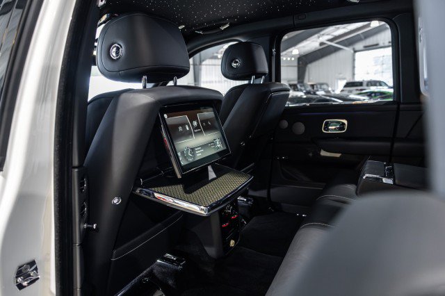 Used 2022 Rolls-Royce Cullinan Black Badge AWD/4WD image 59