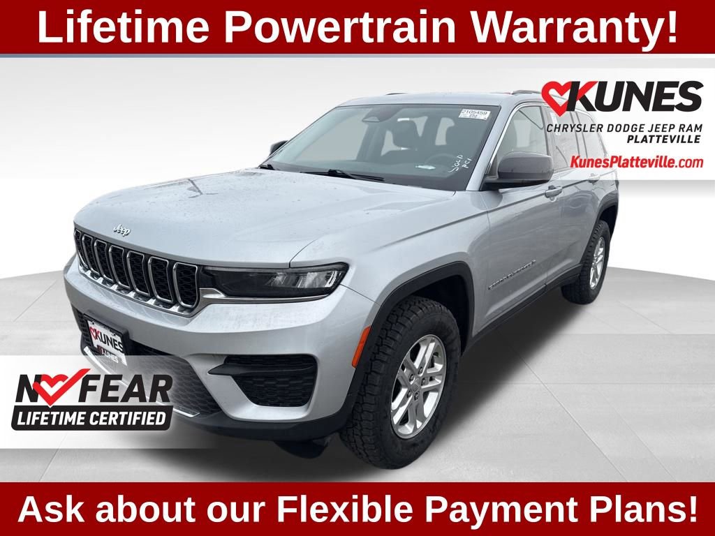 Used 2024 Jeep Grand Cherokee Laredo image 9
