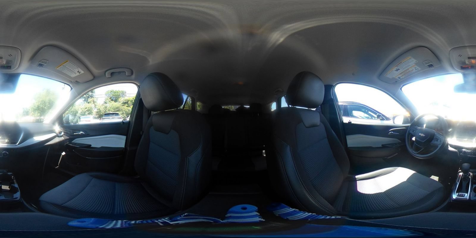 Used 2025 Chevrolet Trax LT FWD image 39