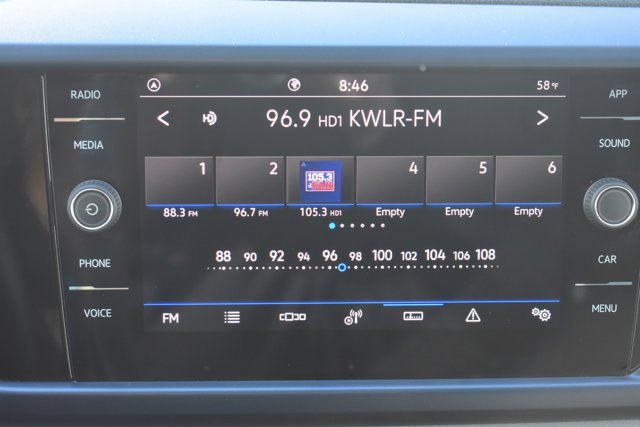 Used 2024 Volkswagen Taos SE FWD image 24