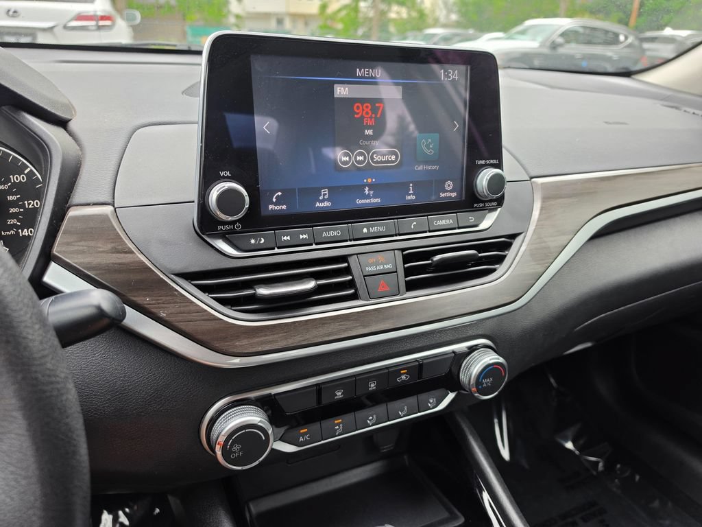 Used 2024 Nissan Altima 2.5 SV FWD image 26