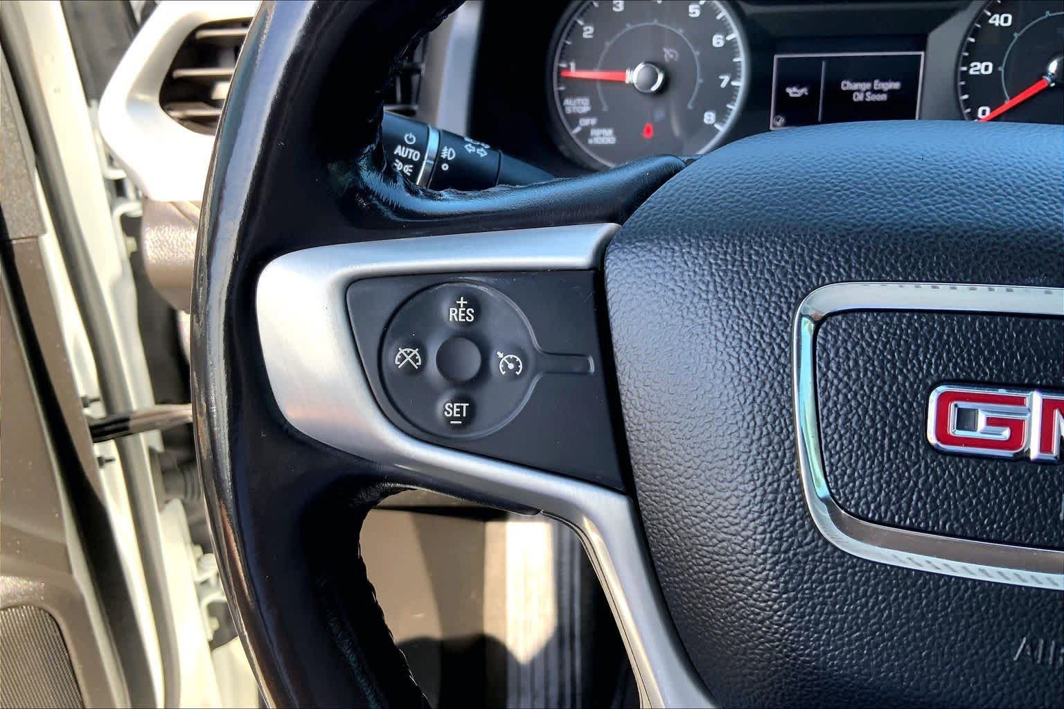 Used 2019 GMC Acadia SLE FWD image 20