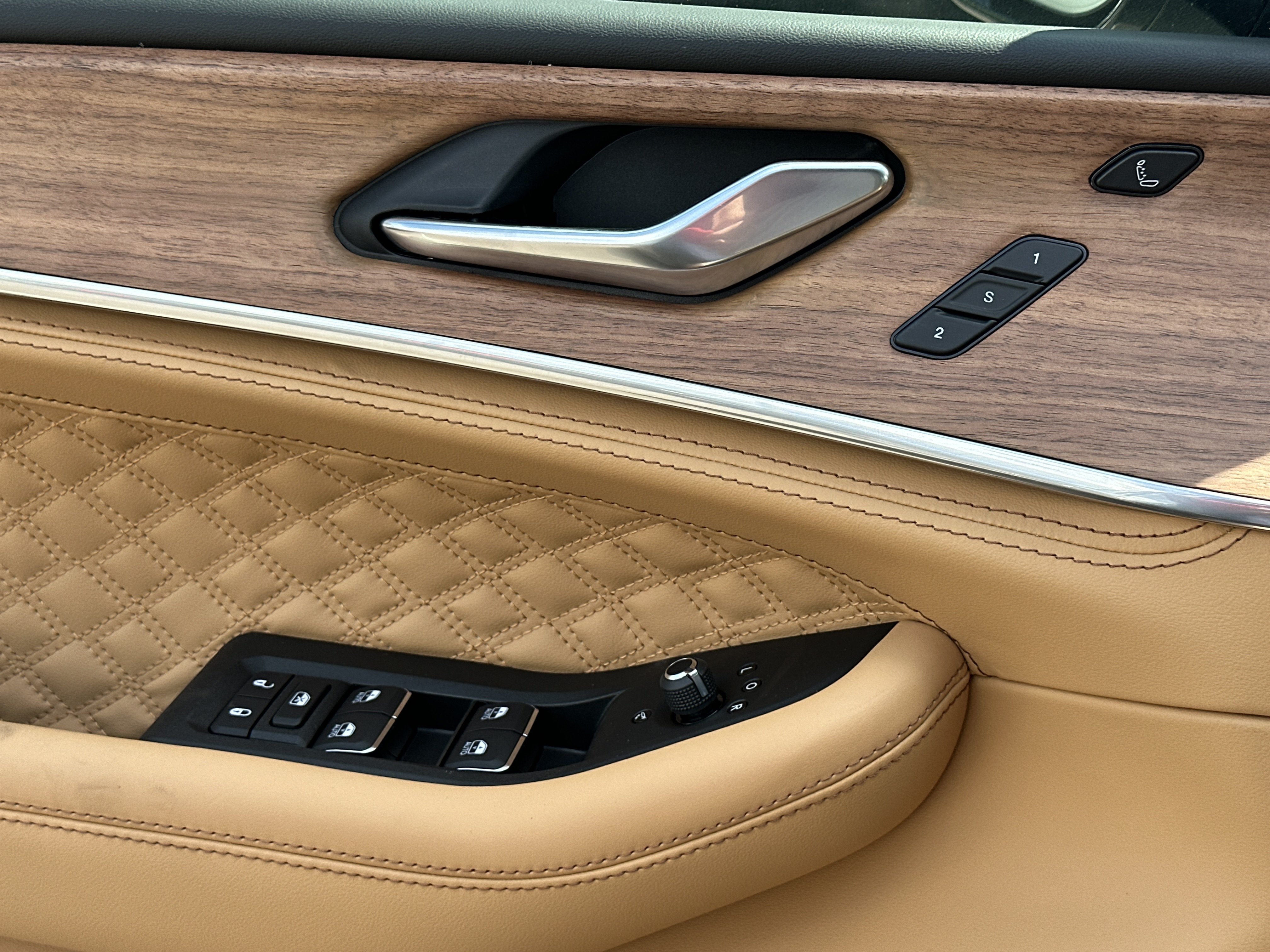 New 2027 Jeep Grand Cherokee Summit AWD/4WD image 13