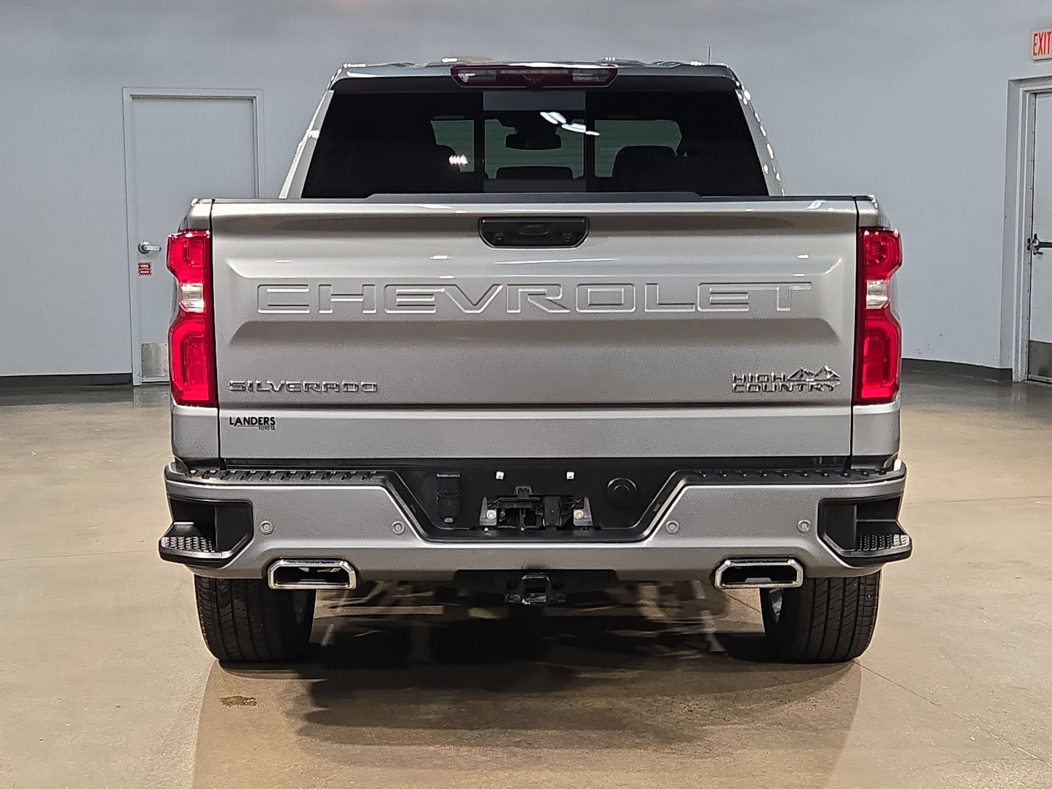 Used 2024 Chevrolet Silverado 1500 High Country w/ High Country Premium Package AWD/4WD image 6