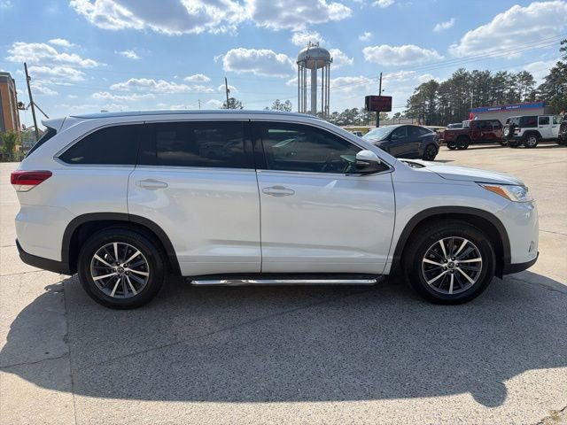 Used 2017 Toyota Highlander XLE image 5