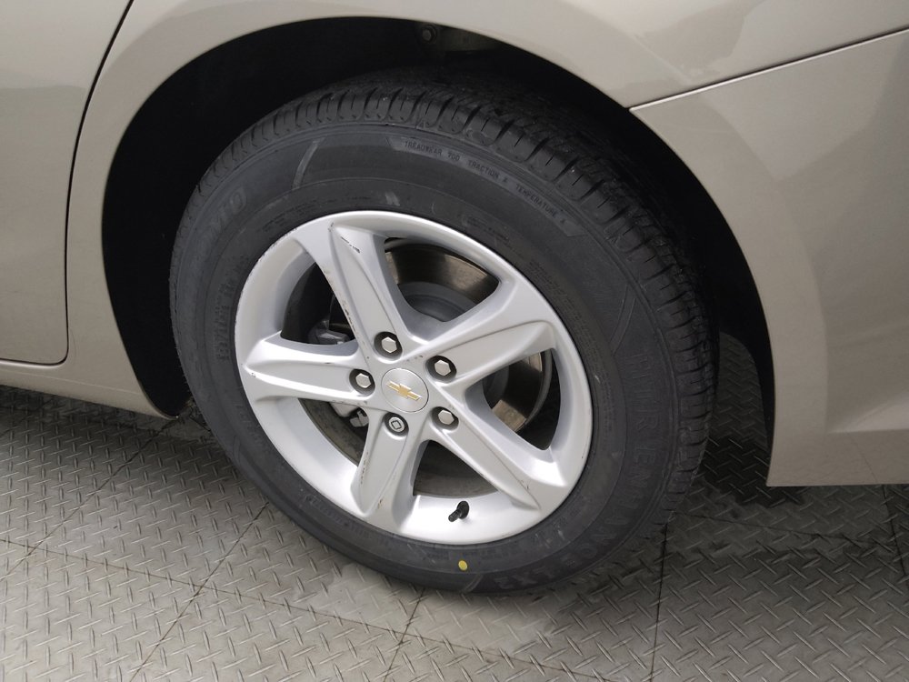 Used 2025 Chevrolet Malibu LS FWD image 31