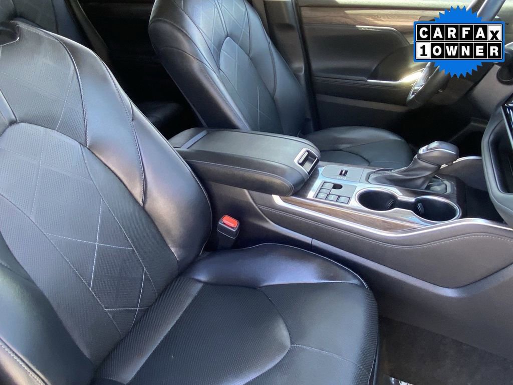 Used 2023 Toyota Highlander Platinum image 15