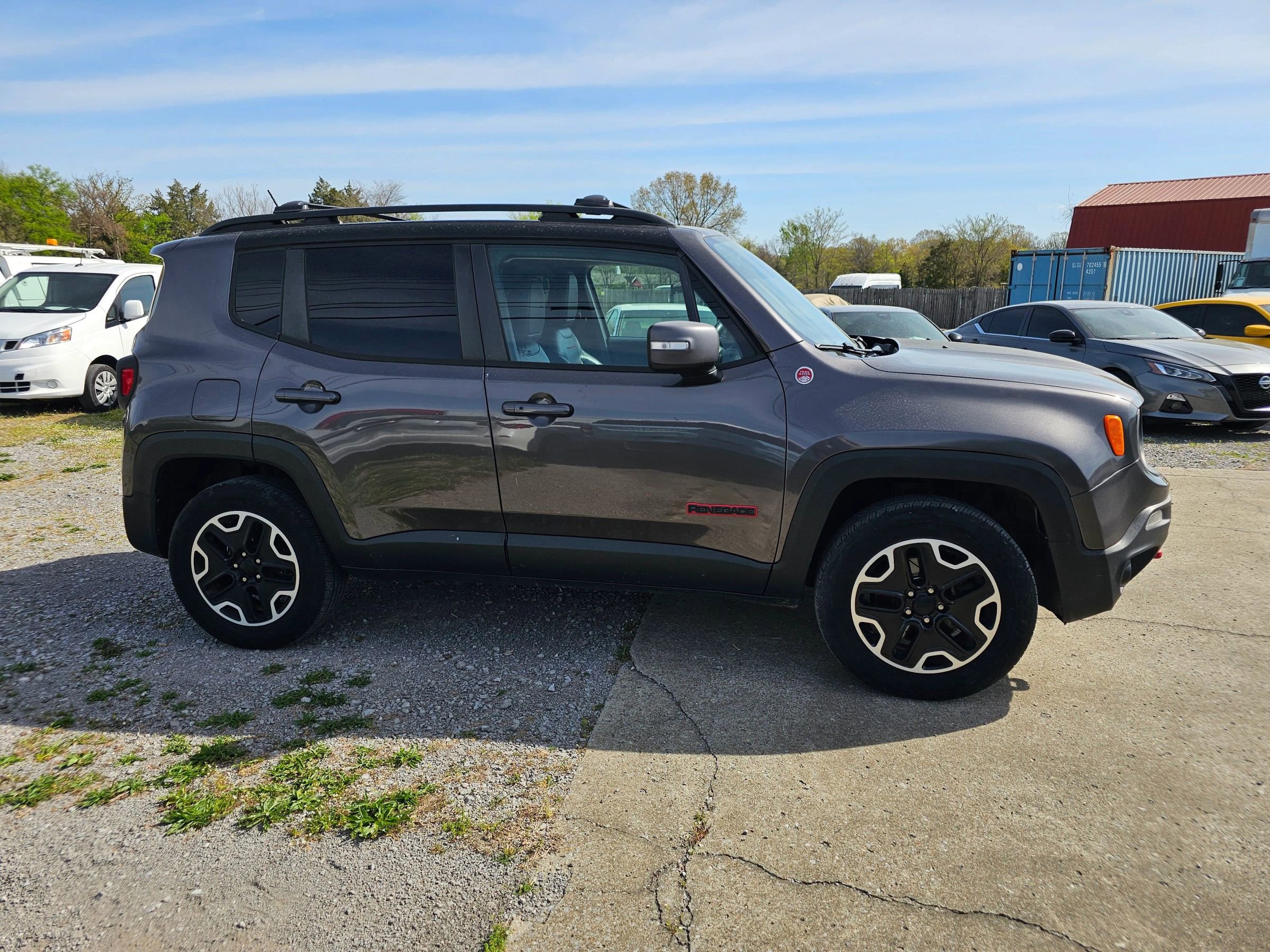 Used 2016 Jeep Renegade Trailhawk w/ Premium Trailhawk Package image 20