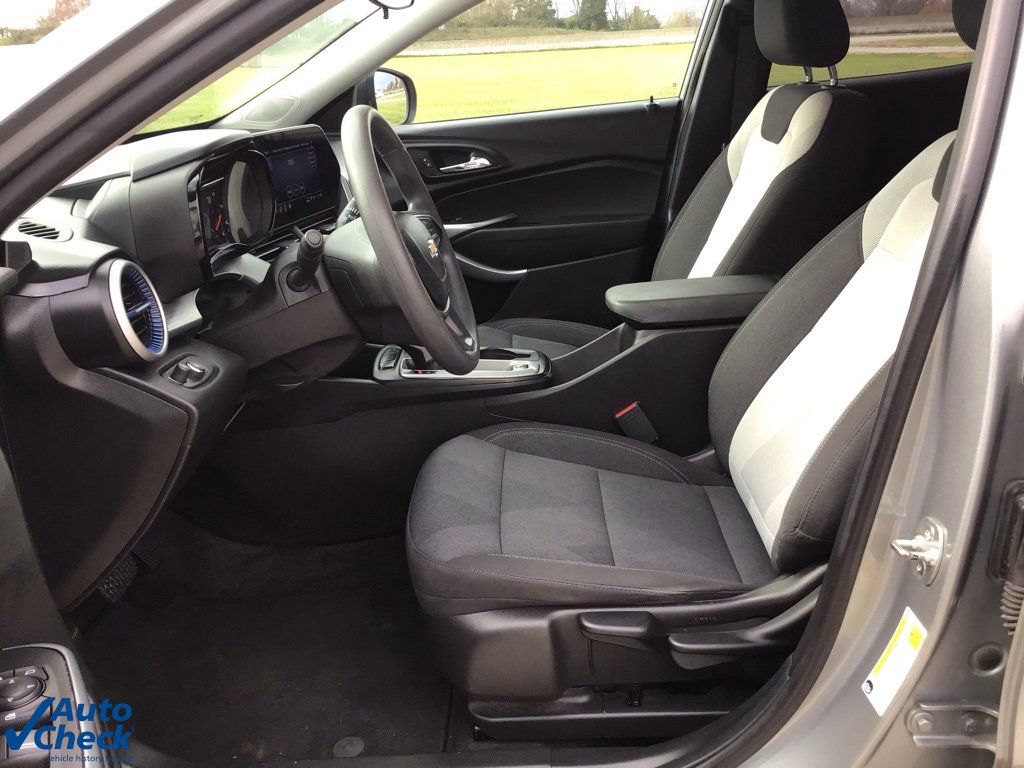 Used 2024 Chevrolet Trax LS w/ Driver Confidence Package image 26