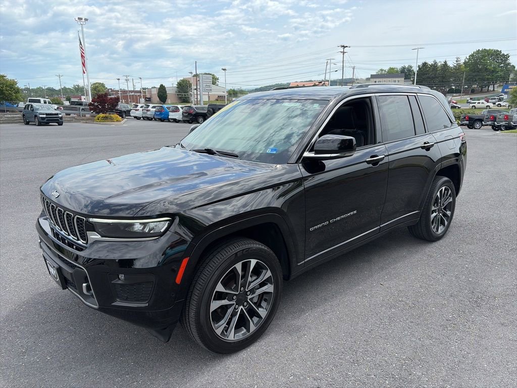 Used 2023 Jeep Grand Cherokee Overland AWD/4WD image 6