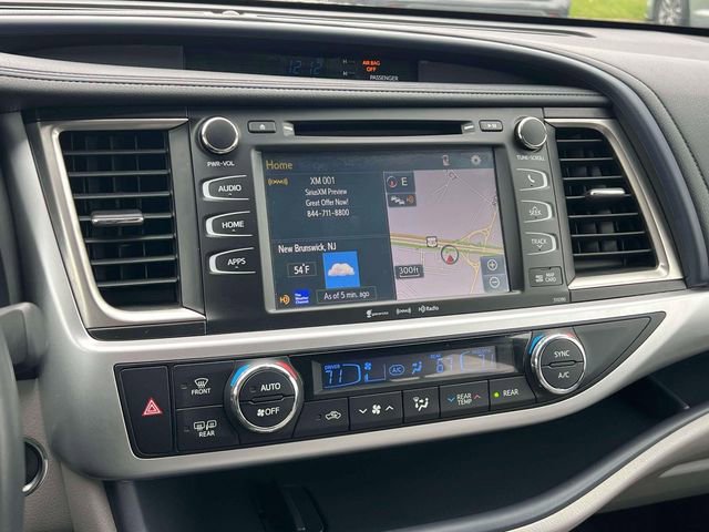 Used 2019 Toyota Highlander XLE AWD/4WD image 18