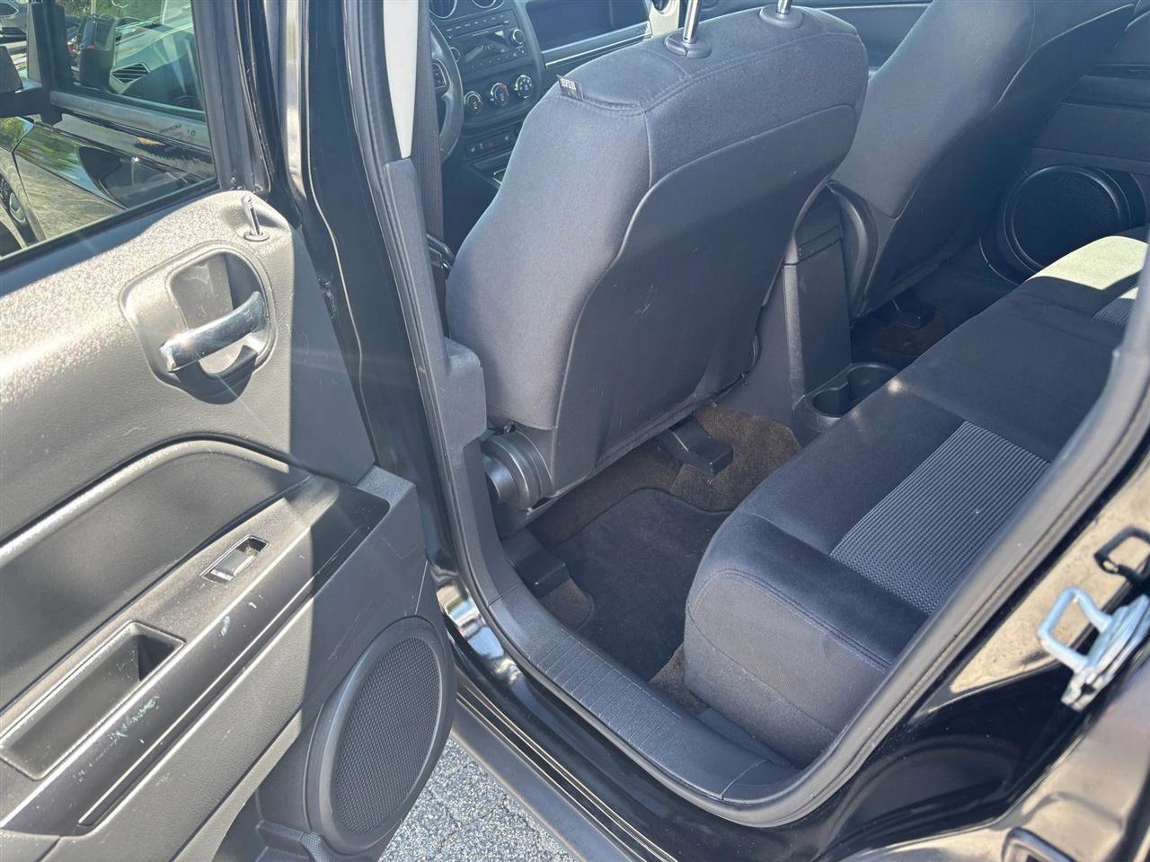 Used 2014 Jeep Patriot Latitude FWD image 10