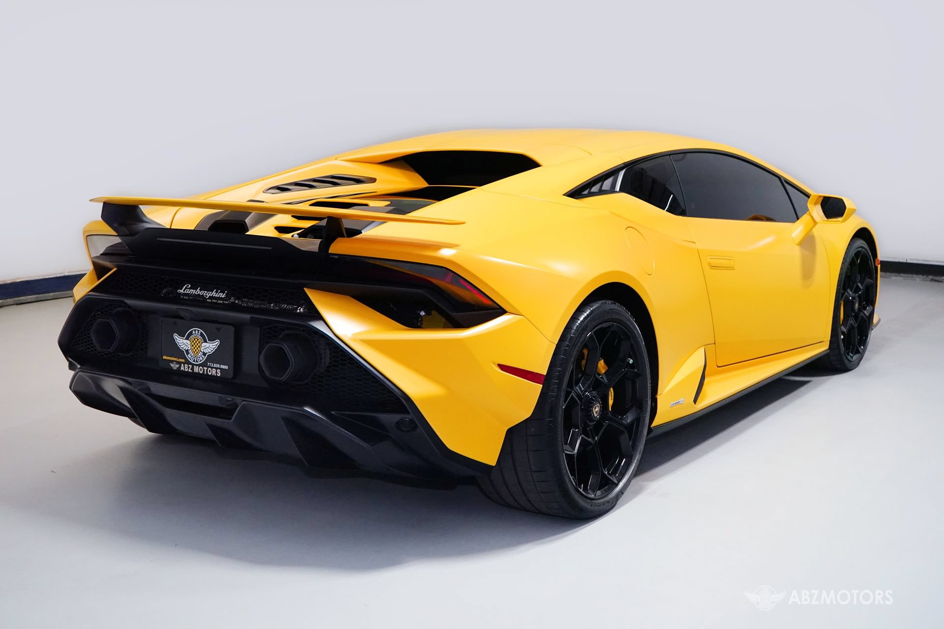 Used 2023 Lamborghini Huracan Tecnica RWD image 6