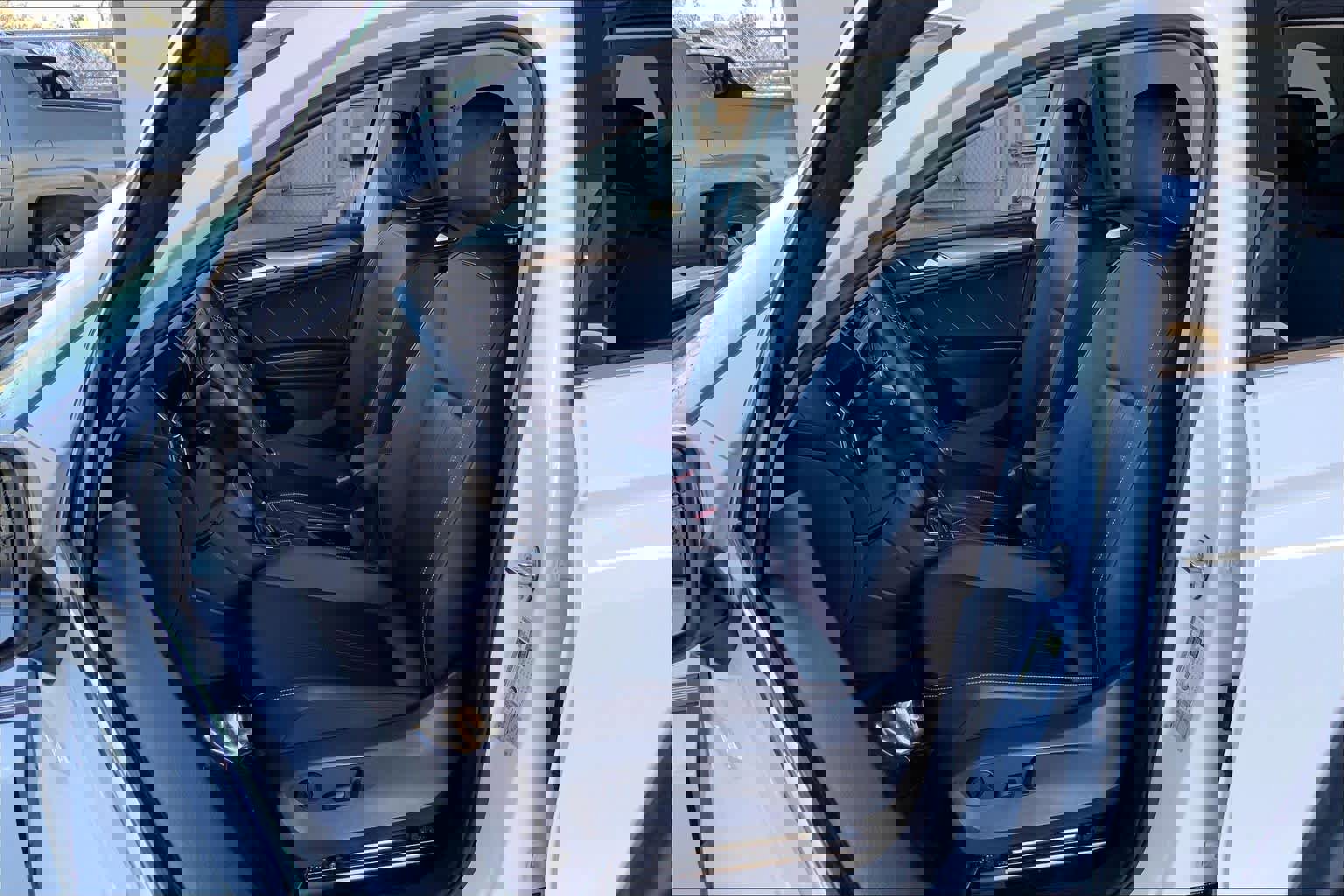 Used 2022 Volkswagen Tiguan SE image 8