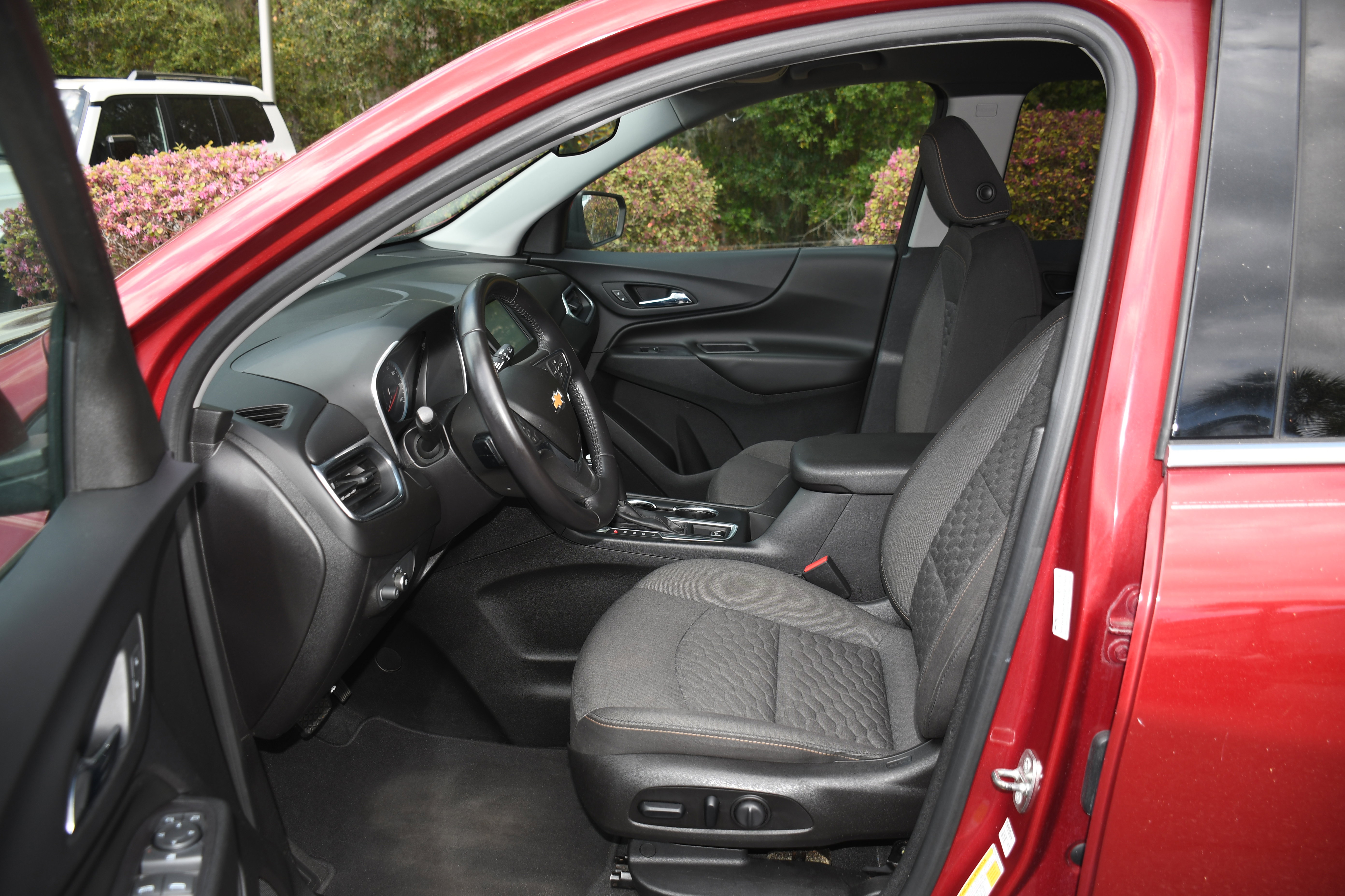 Used 2018 Chevrolet Equinox LT FWD image 7