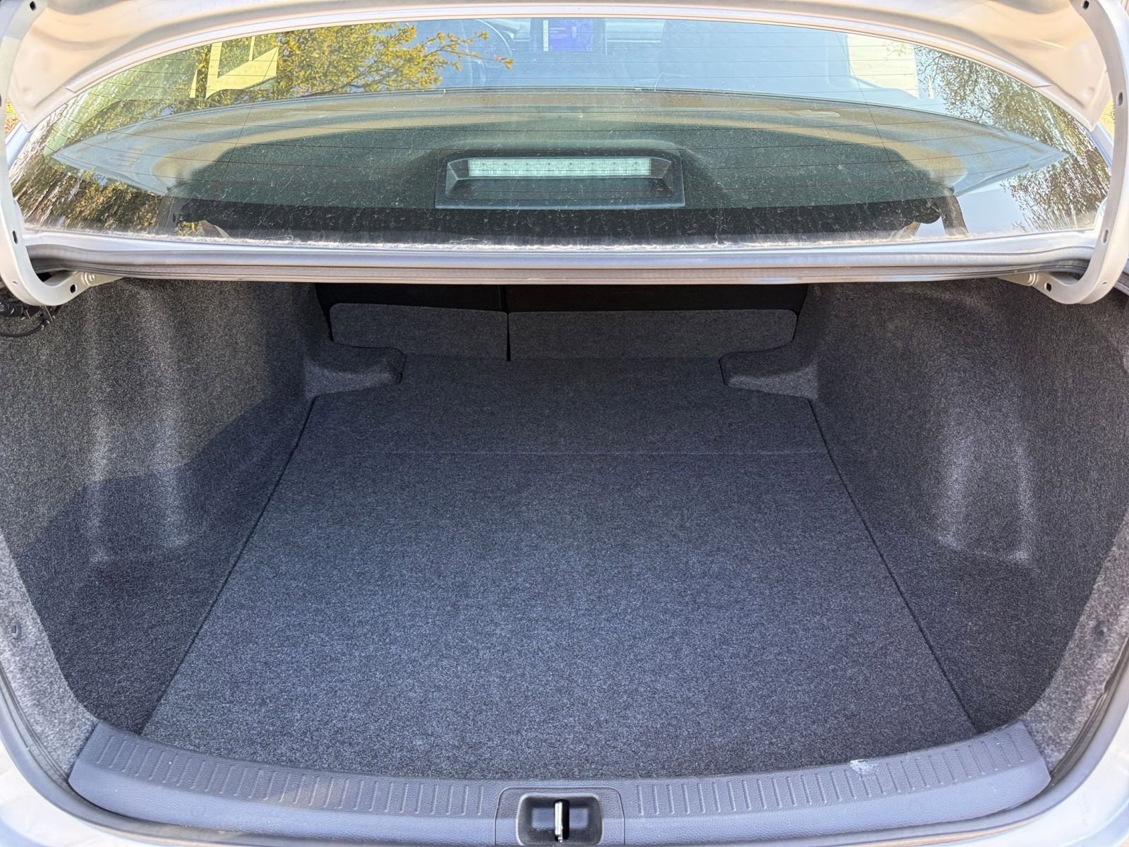 Used 2025 Toyota Corolla LE image 31