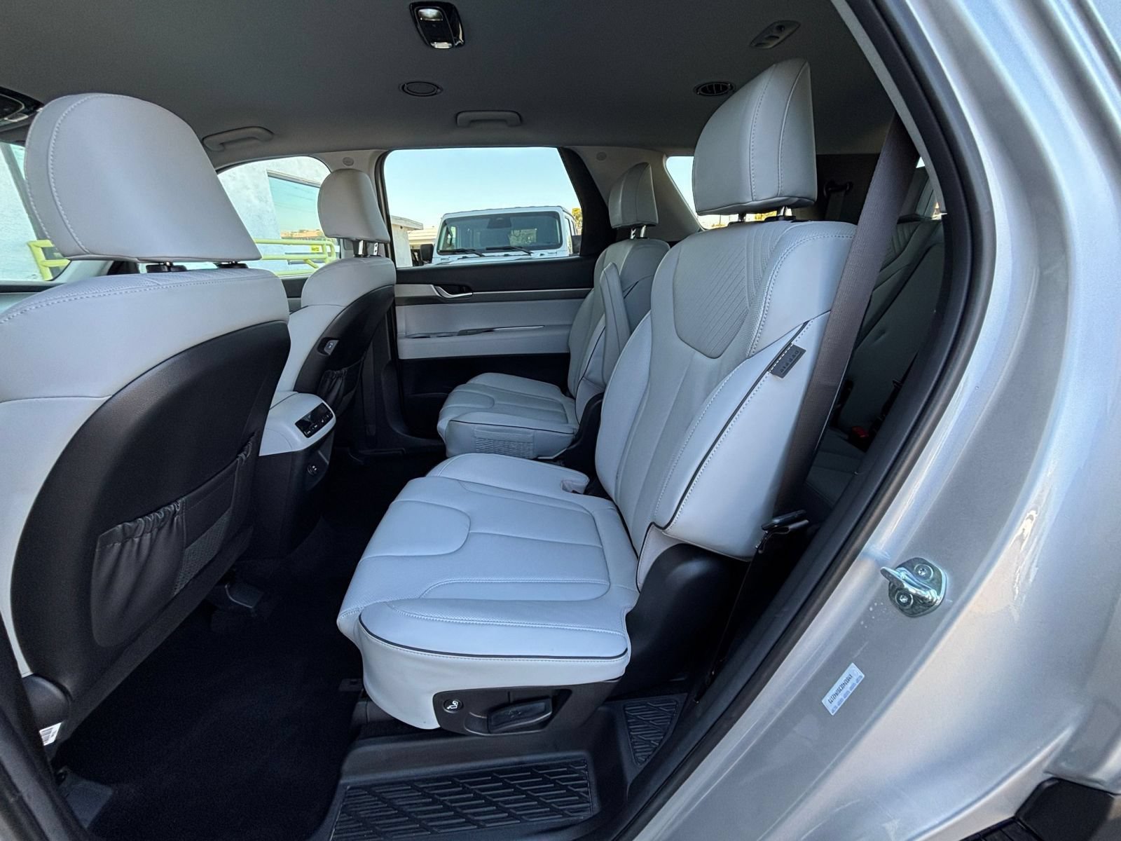 Used 2025 Hyundai Palisade SEL FWD image 28