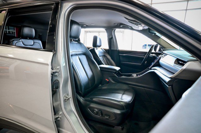 Used 2021 Jeep Grand Cherokee L Limited AWD/4WD image 29