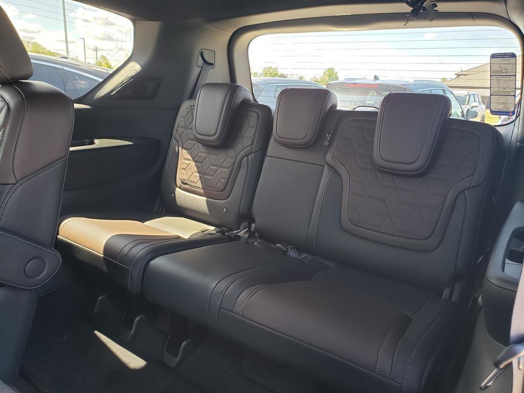 New 2025 Nissan Armada Platinum Reserve image 9